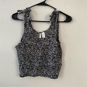 shoulder tie crop top!
